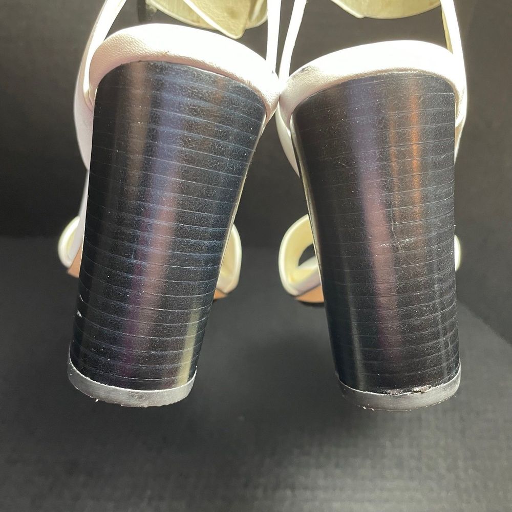 Michael Kors White Leather 4” heeled sandal 5.5M EUC WORN ONLY ONCE PRICE FIRM!! - Picture 6 of 13